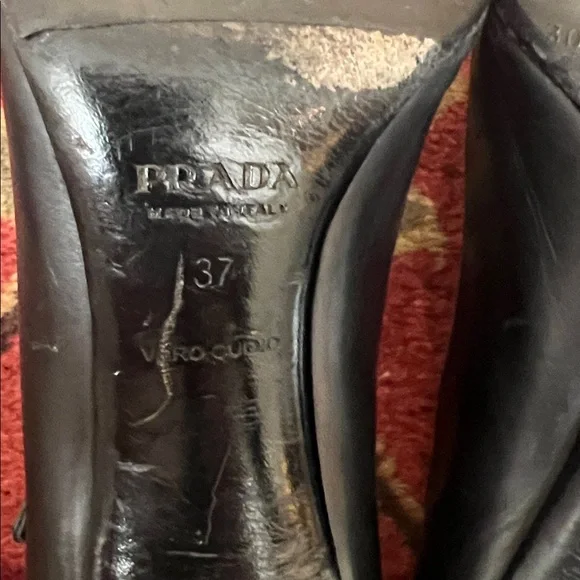 Authentic Prada mary jane stiletto heels. Size 37. - Picture 5 of 5